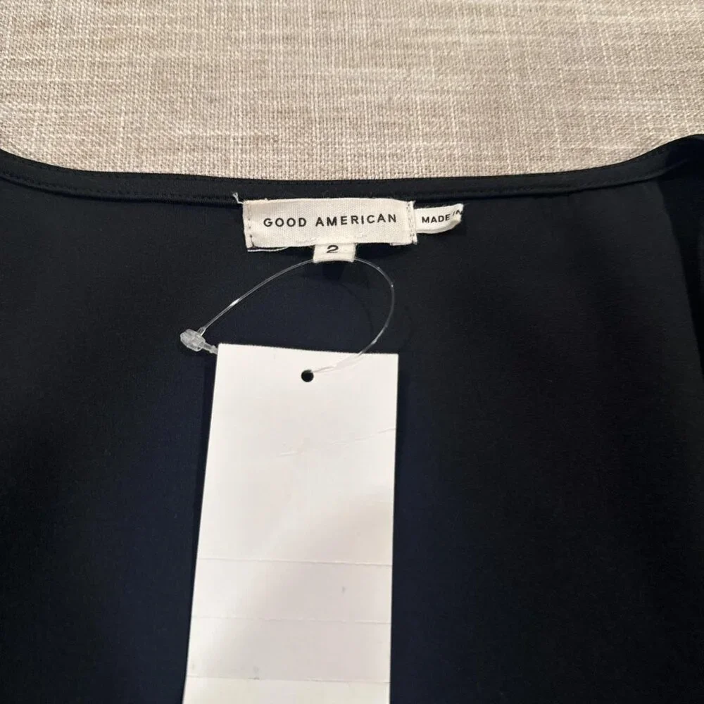 GOOD AMERICAN Black square neck bodysuit. - Picture 2 of 3